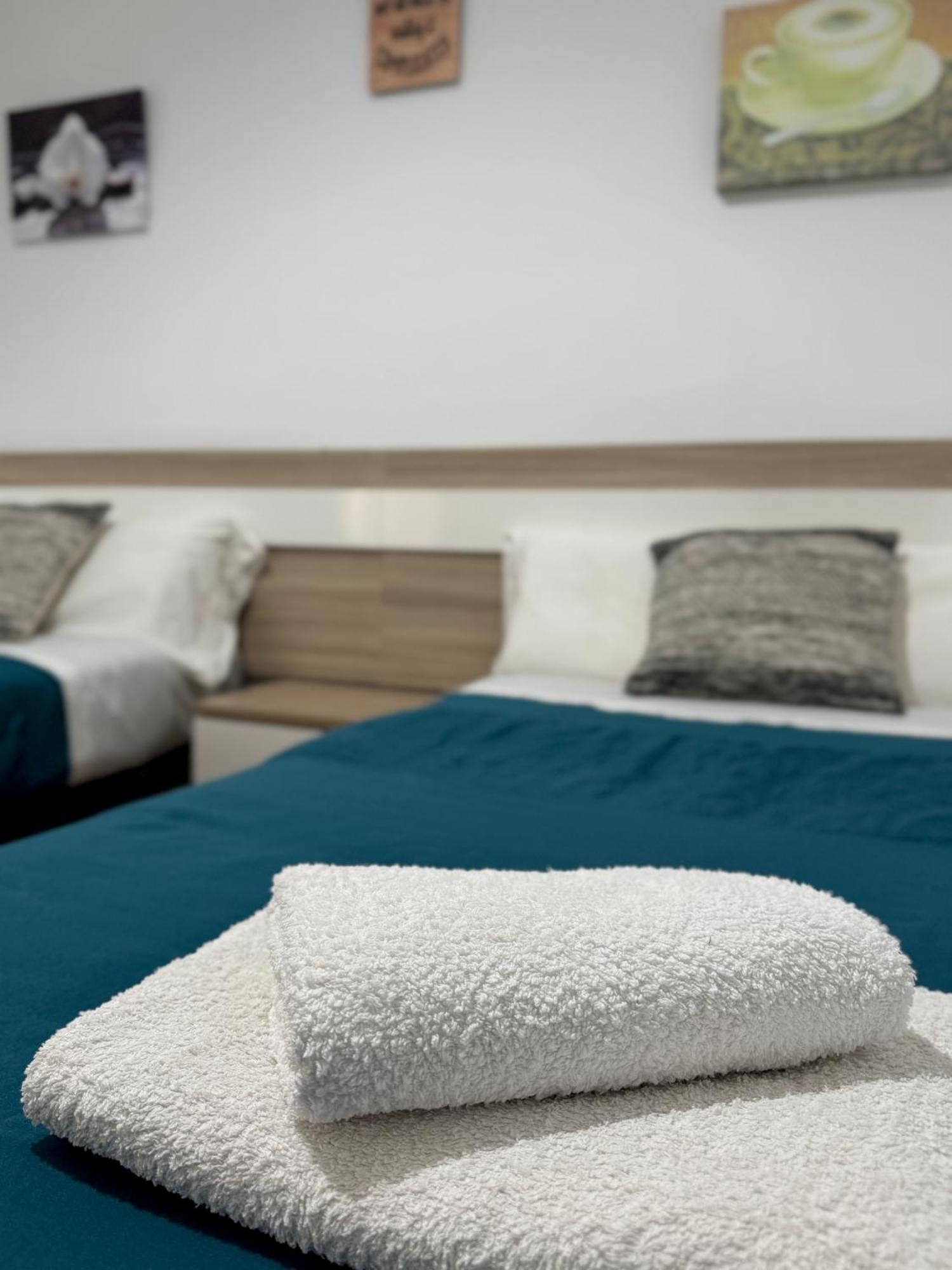 Apartamento Centrico Puente Romano Cordoba Luaran gambar